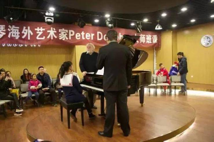 【回顾】必博海外艺术家Peter Donohoe成都雅音大师班讲座活动圆满落幕！