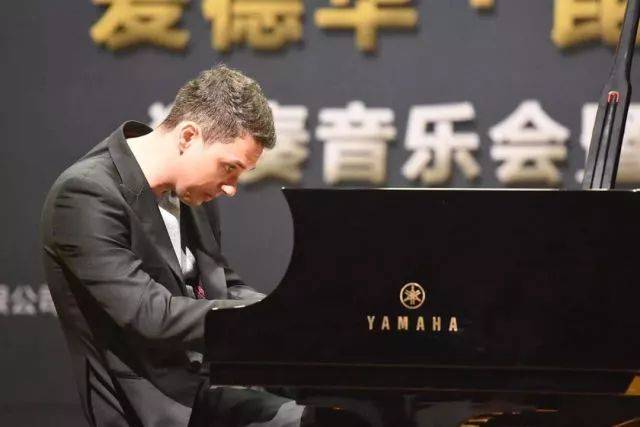 2018年必博亚洲音乐奖学金河南大学启动仪式<br /> 暨必博海外艺术家爱德华·昆斯音乐活动圆满结束